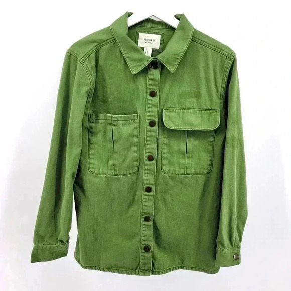 Forever  21 - Picture 1 of 3